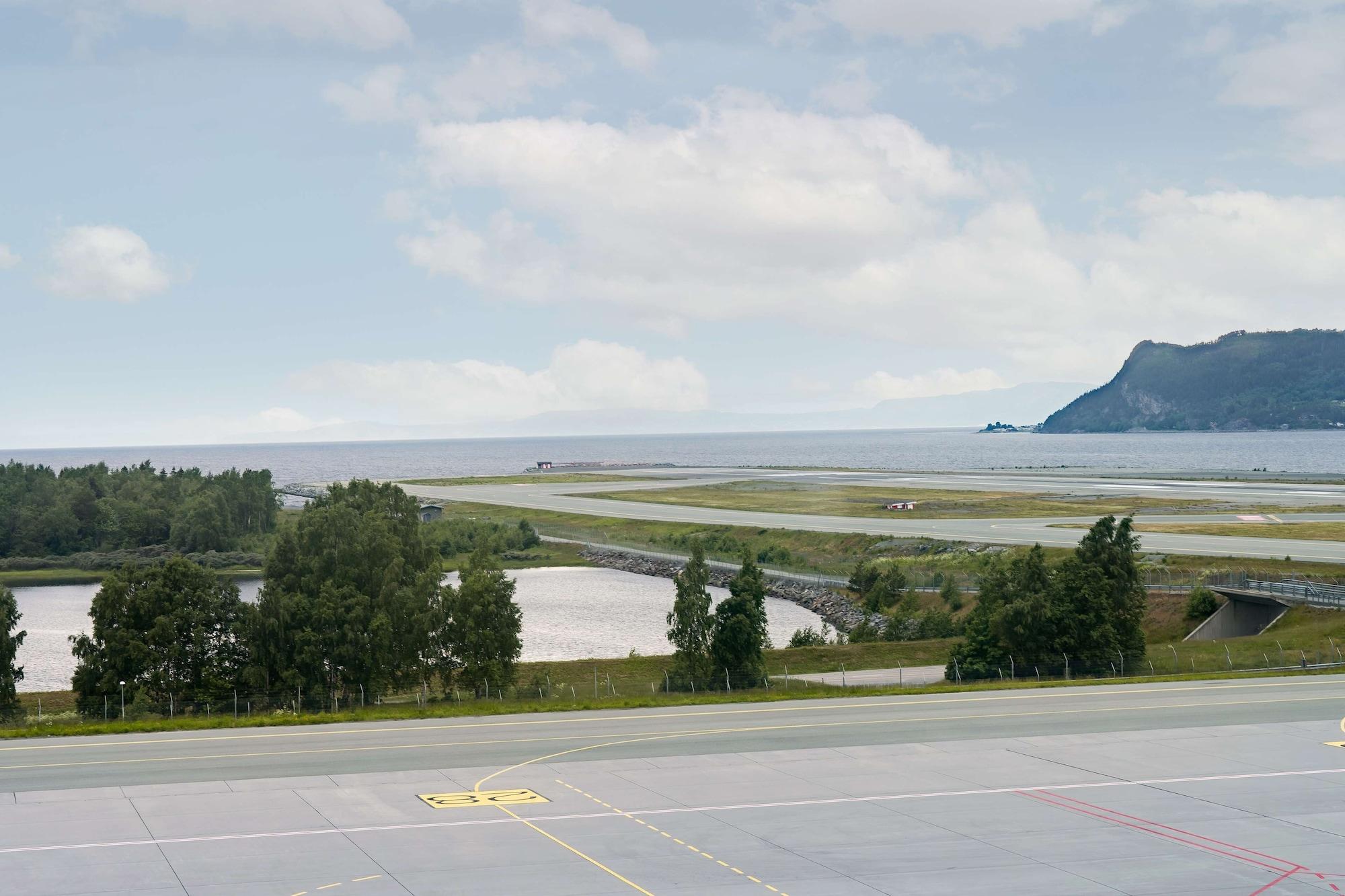 Radisson Blu Hotel, Trondheim Airport Jordalen Zewnętrze zdjęcie
